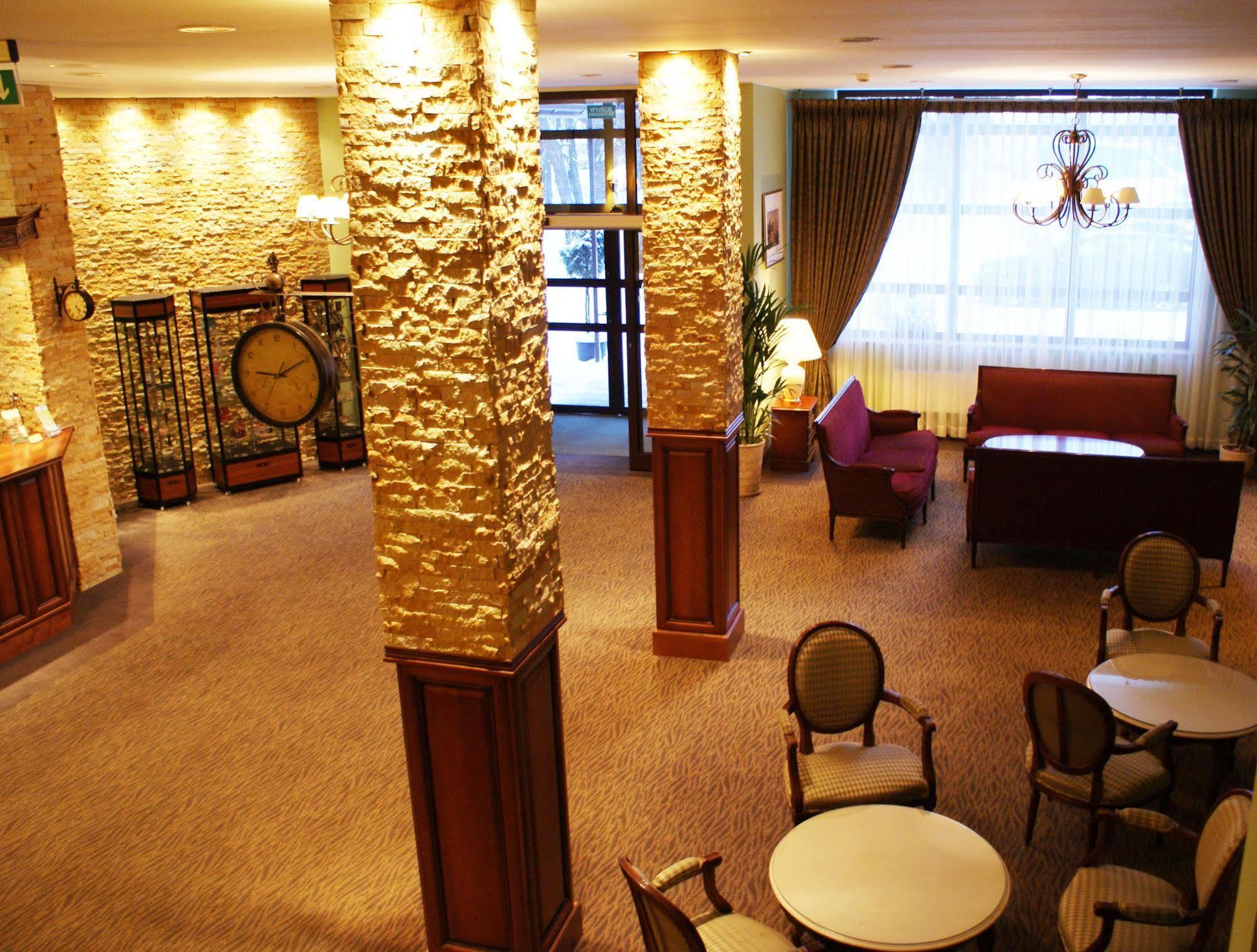 Hotel Wilga By Katowice Airport Меженцице Экстерьер фото